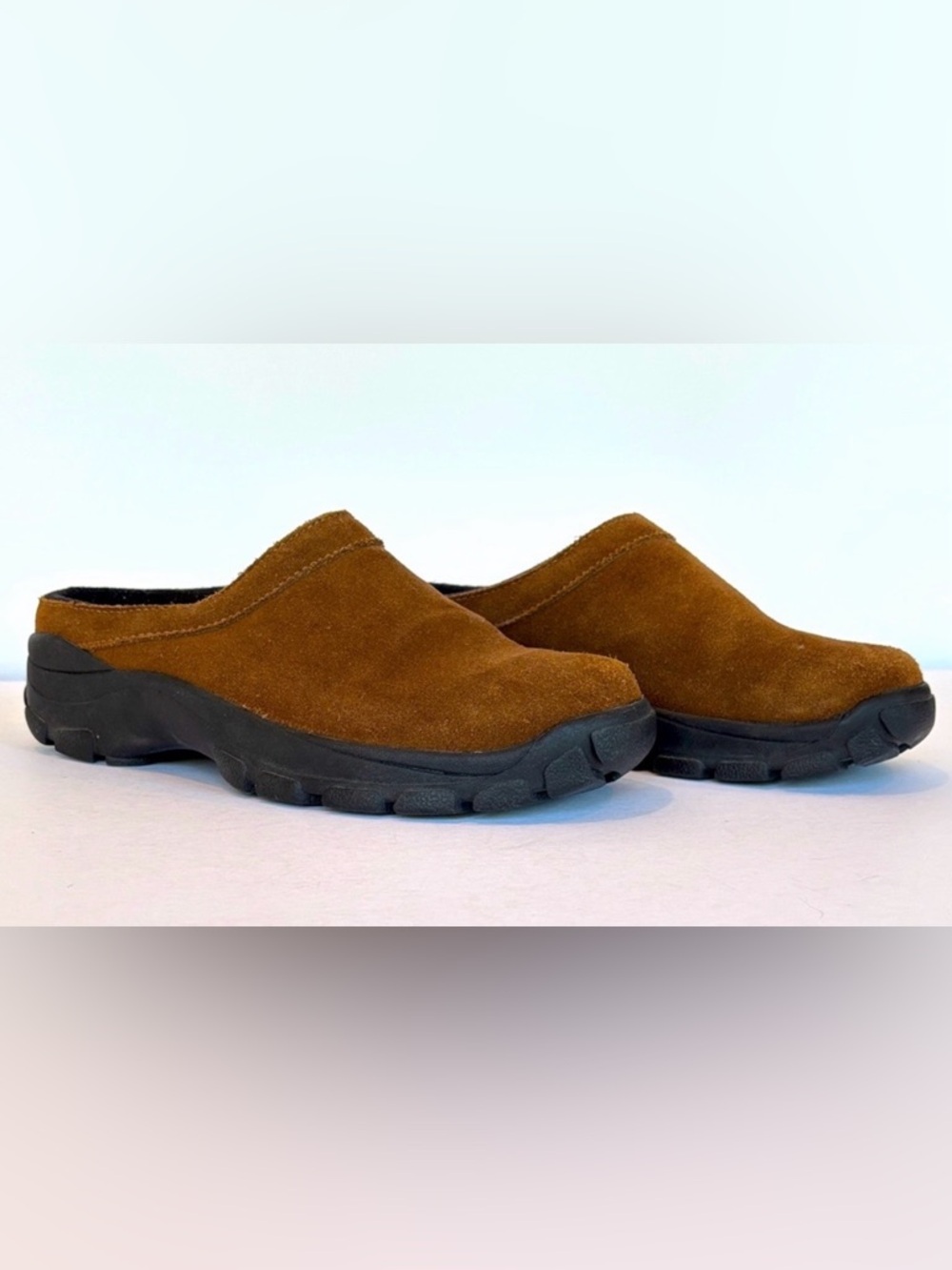 Lands’ End Brown Suede Slip-On Clogs Mules.
Size 7.